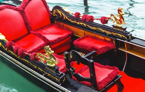 A GONDOLA RIDE: AN INDISPENSABLE CLASSIC