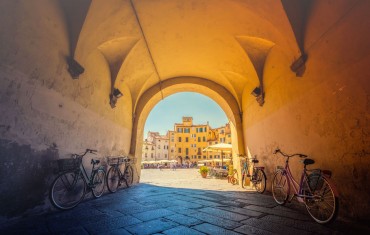 LUCCA, ONE HUNDRED CHURCHES' CITY